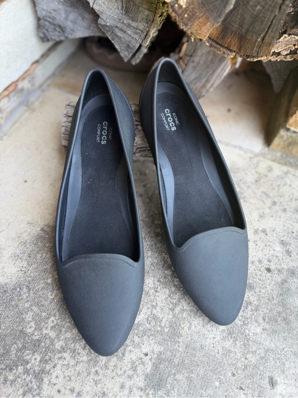 Crocs Pointed Toe Slip-On Flats - Black Sz- 10.  H